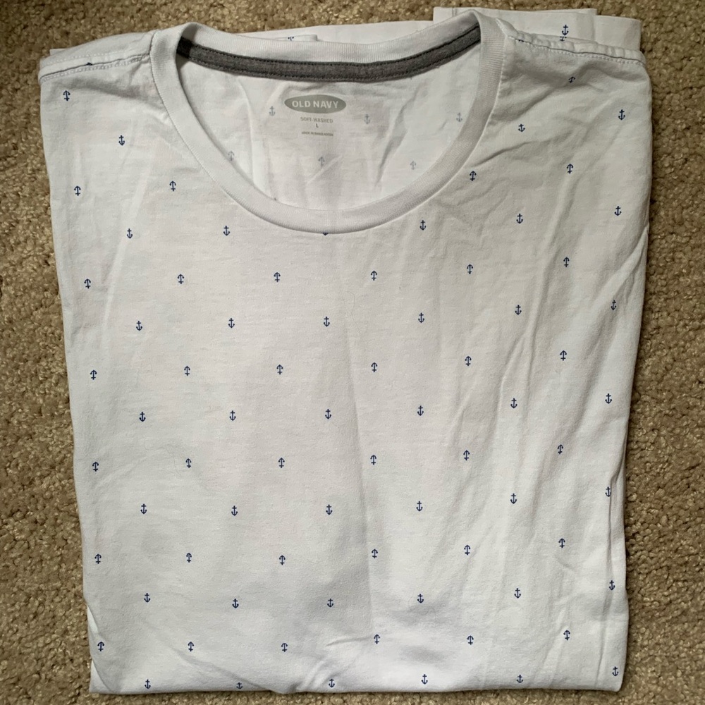 Old Navy size large white tshirt with blue anchors